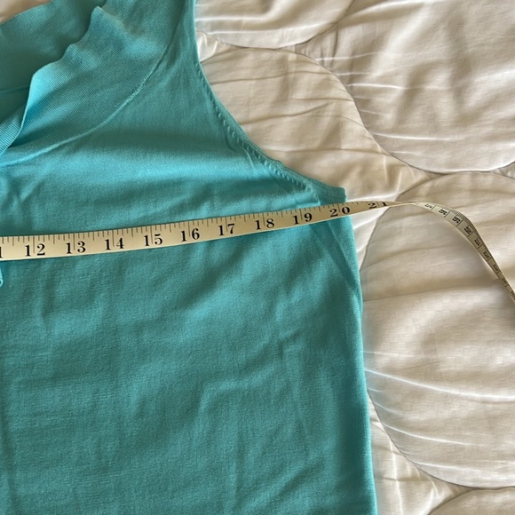 Summer ready top with knot detail at neckline - Picture 4 of 6